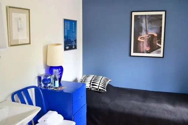 Tek Kişilik Oda, Ortak Banyo