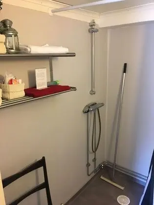 Tek Kişilik Oda, Ortak Banyo