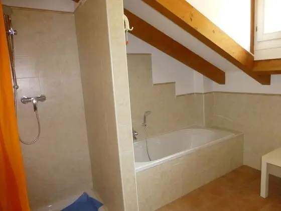 Deluxe Apart Daire, Banyolu/Duşlu