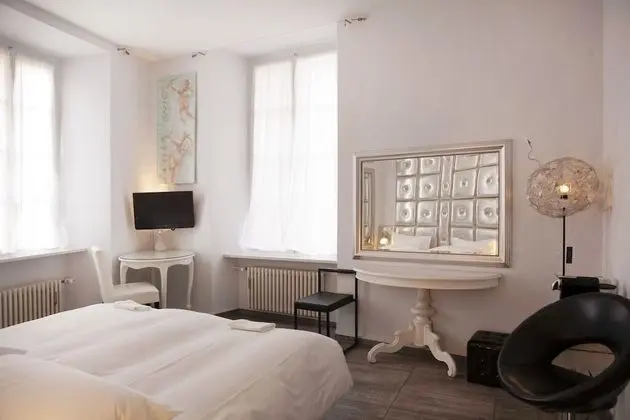 Deluxe Tek Büyük Yataklı Oda (Charme des Anges)