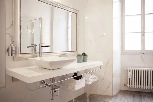 Deluxe Tek Büyük Yataklı Oda (Charme des Anges)