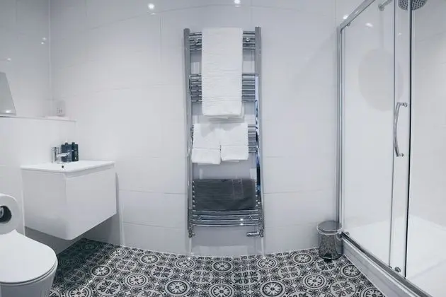 Süit, Banyolu/Duşlu (Carpark View)