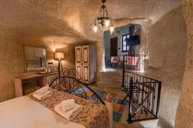Cave Suite