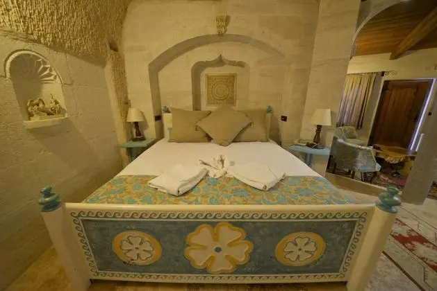 King Mağara Suit
