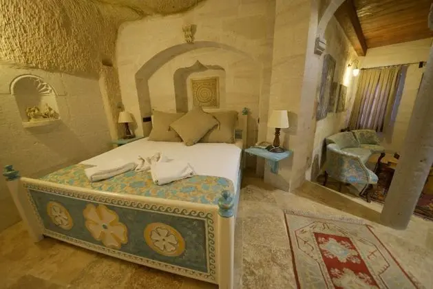King Mağara Suit