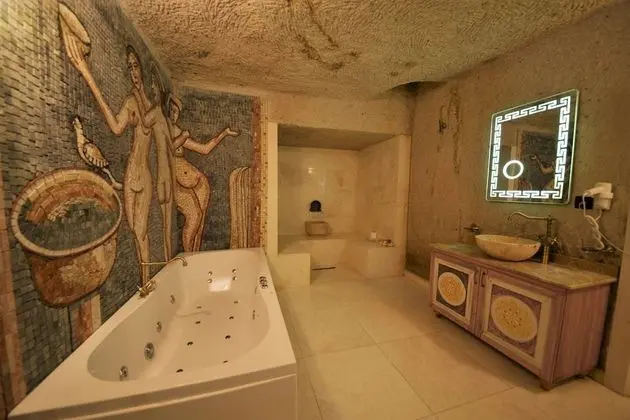 Luxury Oda