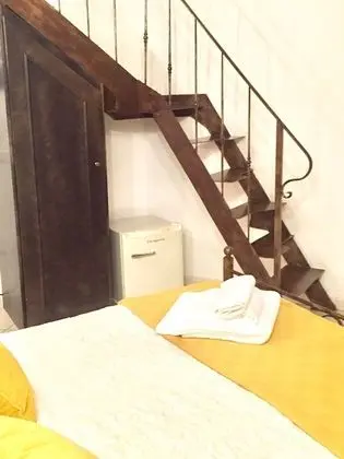 Tek Büyük veya İki Ayrı Yataklı Oda, Avlu Manzaralı