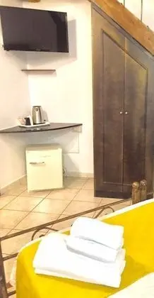 Tek Büyük veya İki Ayrı Yataklı Oda, Avlu Manzaralı