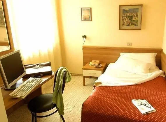 Basic Tek Kişilik Oda, Ortak Banyo