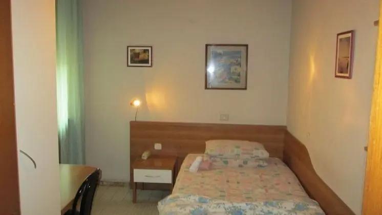 Basic Tek Kişilik Oda, Ortak Banyo