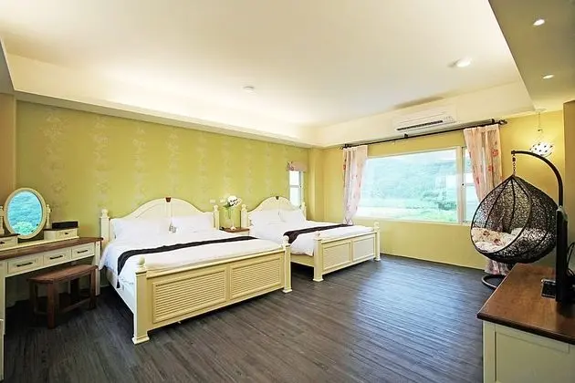 Dört Kişilik Oda, Küvet, Dağ Manzaralı