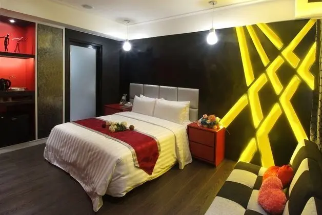 Luxury Tek Büyük Yataklı Oda