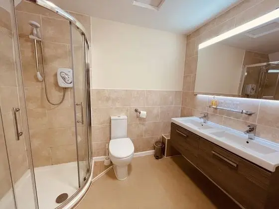 Dört Kişilik Oda, Banyolu/Duşlu