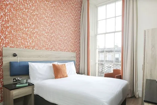 Tek Büyük Yataklı Oda (Small)