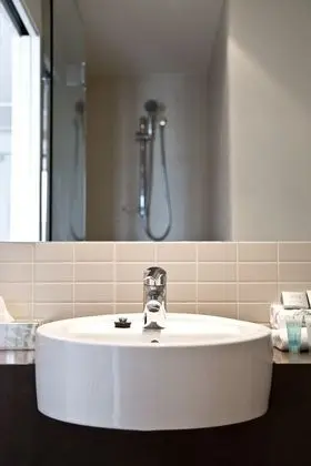 Tek Büyük veya İki Ayrı Yataklı Oda, Liman Manzaralı