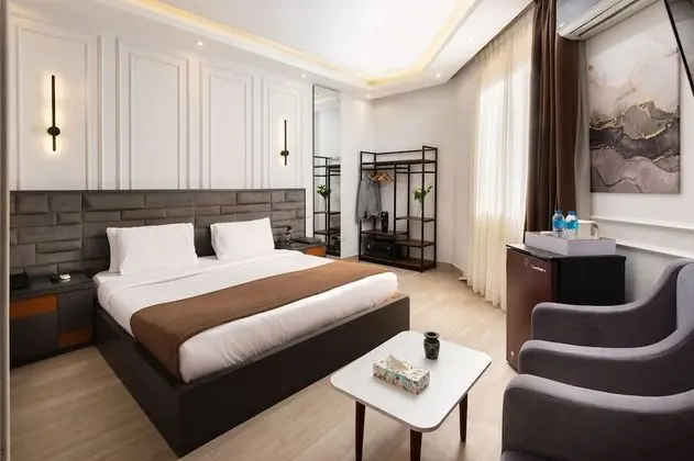 Deluxe Tek Büyük Yataklı Oda