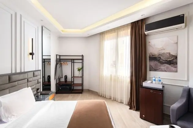 Deluxe Tek Büyük Yataklı Oda