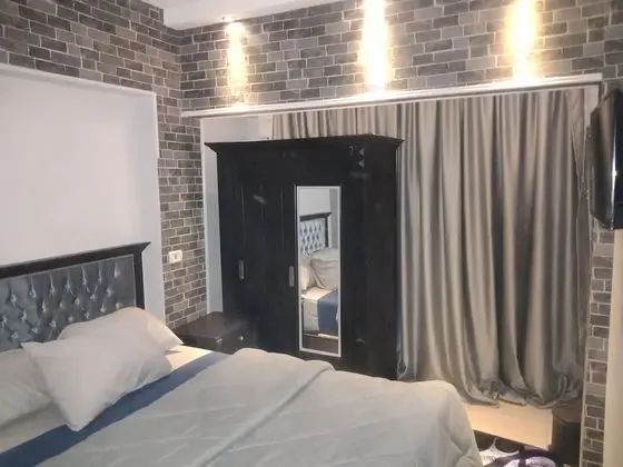 City Tek Büyük Yataklı Oda