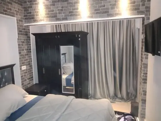 City Tek Büyük Yataklı Oda