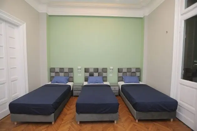 Üç Kişilik Oda, Şehir Manzaralı