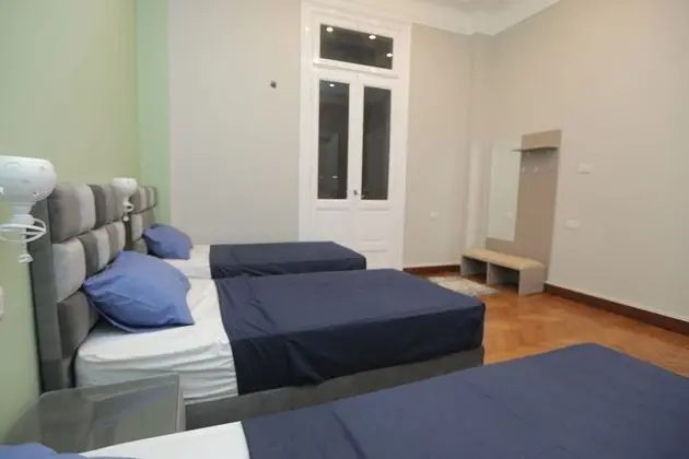 Üç Kişilik Oda, Şehir Manzaralı