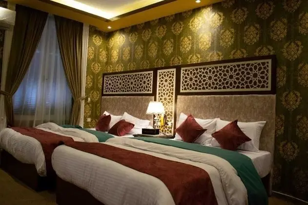 Deluxe Dört Kişilik Oda, Şehir Manzaralı