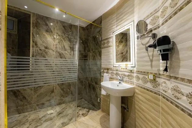 Deluxe Dört Kişilik Oda, Şehir Manzaralı