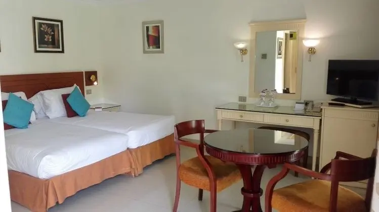 Classic Room – Garden View