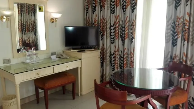 Classic Room – Garden View
