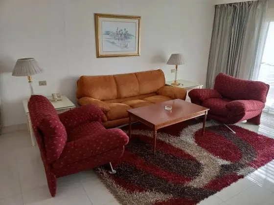 Family Room – Garden View