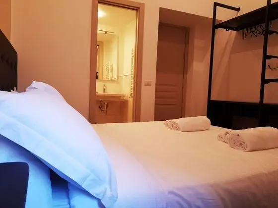 Tek Büyük Yataklı Oda, Banyolu/Duşlu