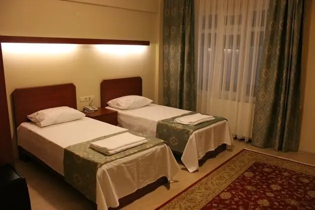 Twin, Şehir Manzaralı