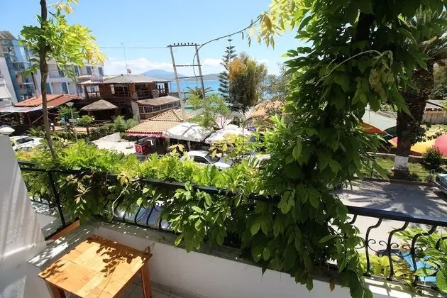 Basic Üç Kişilik Oda, Deniz Manzaralı