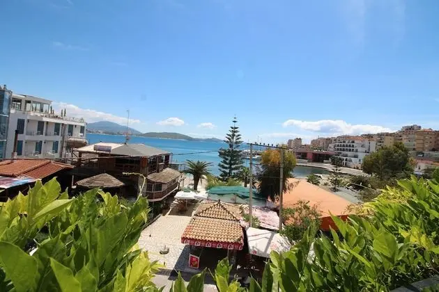 Basic Üç Kişilik Oda, Deniz Manzaralı