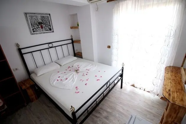 Tek Büyük Yataklı Oda, Balkon
