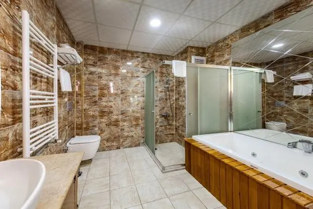 Jakuzili Balayı Odası, , Balkonlu