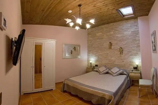 Premium Tek Büyük Yataklı Oda