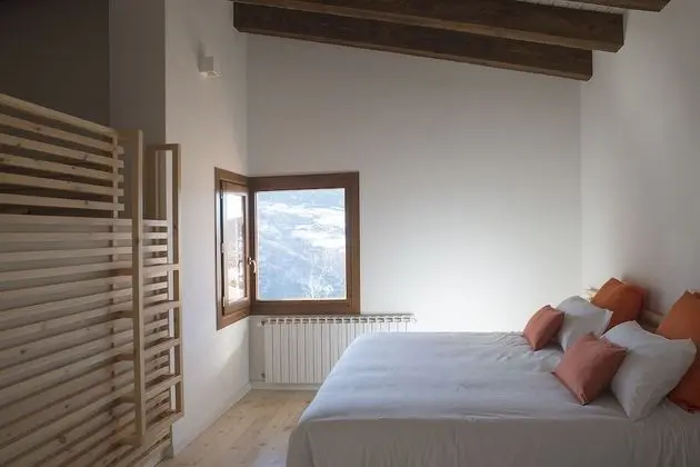 Üç Kişilik Oda, Sigara İçilmez, Dağ Manzaralı