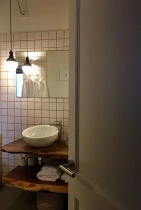 Üç Kişilik Oda, Sigara İçilmez, Dağ Manzaralı