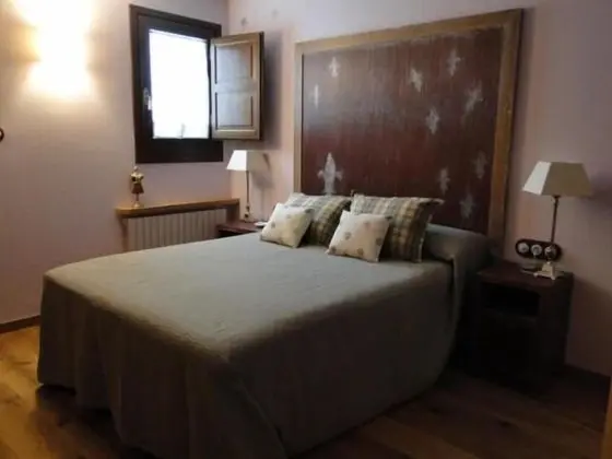 Tek Büyük Yataklı Oda (Señora de Tous)