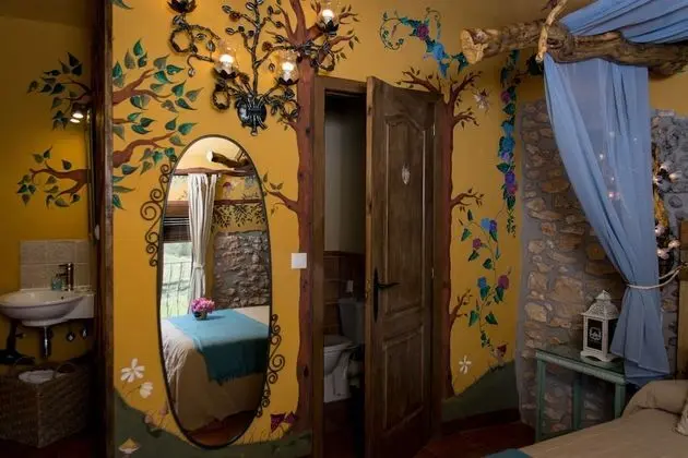 Tek Büyük Yataklı Oda, Üzüm Asması Manzaralı