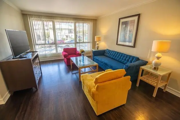 Süit, 1 En Büyük (King) Boy Yatak ve Çekyat, Balkon