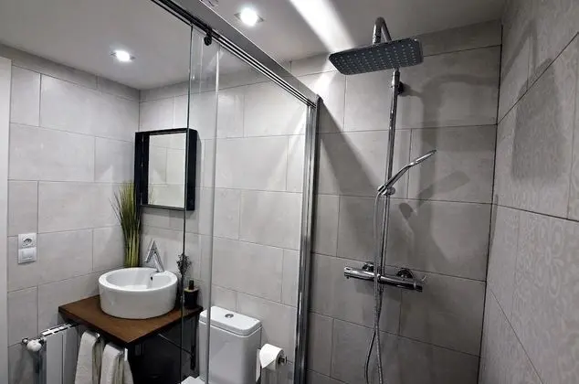 Exclusive Tek Büyük Yataklı Oda (Parellada)