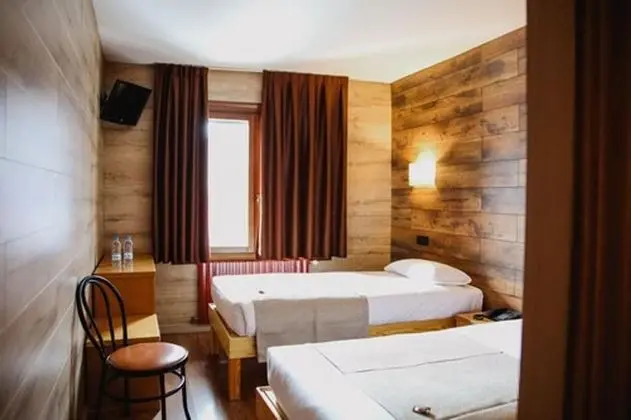 Tek Büyük Yataklı Oda, 1 Çift Kişilik Yatak