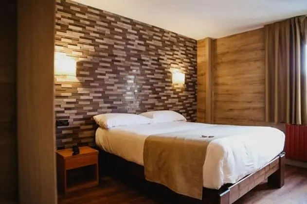 Tek Büyük Yataklı Oda, 1 Çift Kişilik Yatak