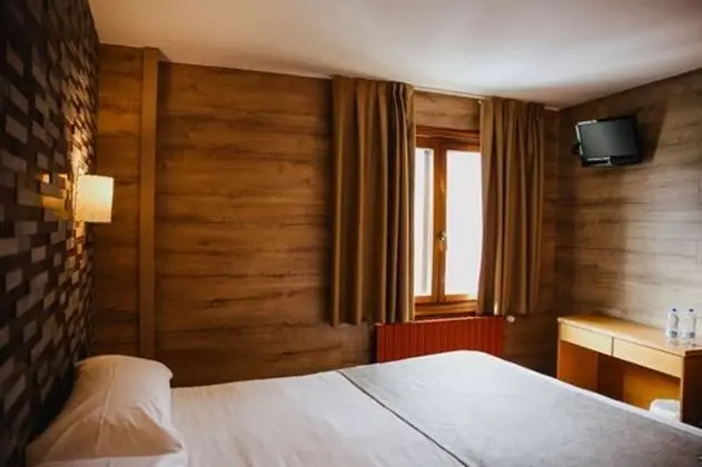 Tek Büyük Yataklı Oda, 1 Çift Kişilik Yatak