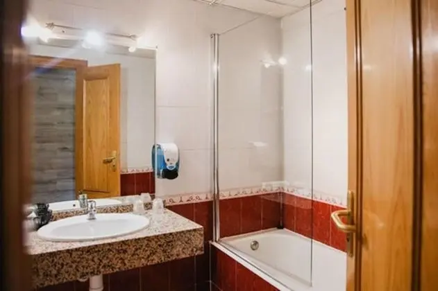 Tek Büyük Yataklı Oda, 1 Çift Kişilik Yatak