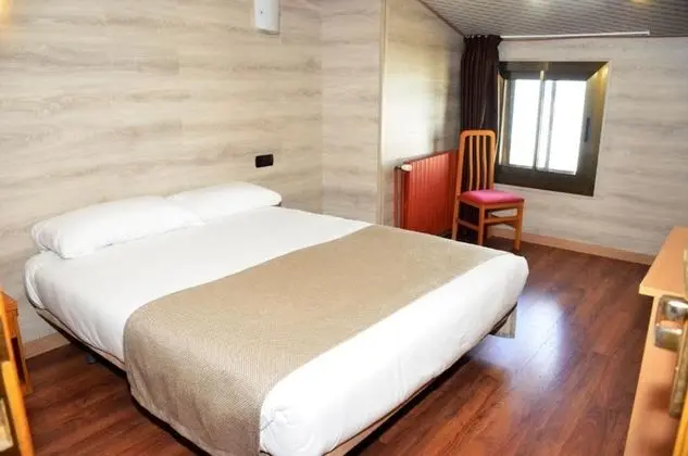 Tek Büyük Yataklı Oda, 2 Tek Kişilik Yatak