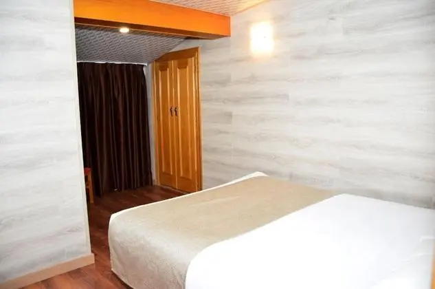 Tek Büyük Yataklı Oda, 2 Tek Kişilik Yatak