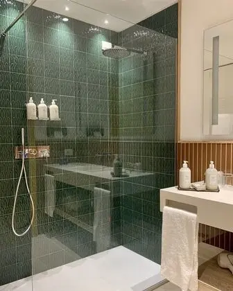 Deluxe Tek Büyük Yataklı Oda, Deniz Manzaralı